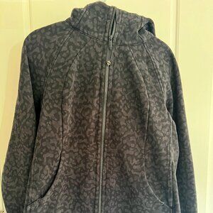 VGUC Lululemon Size 12 Scuba Hoodie - Black and Grey